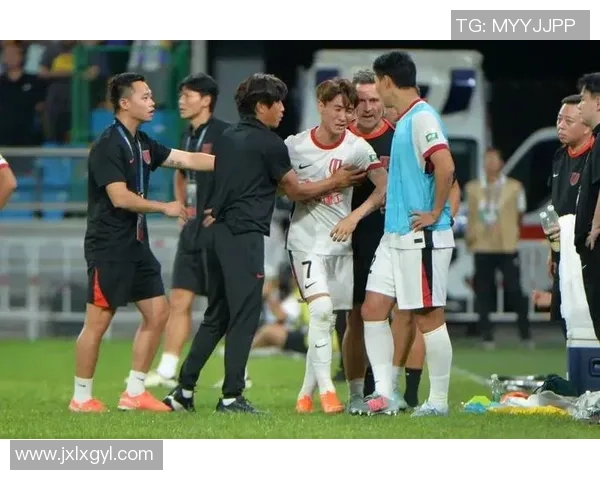 国外足球明星因涉嫌违法行为被警方拘留引发广泛关注与讨论 国外足球明星因涉嫌违法行为被警方拘留引发广泛关注与讨论